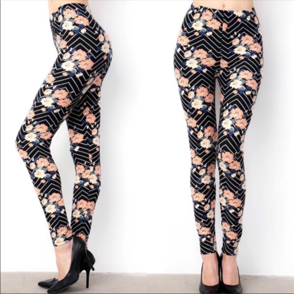 Floral black chevron one size fits most legging